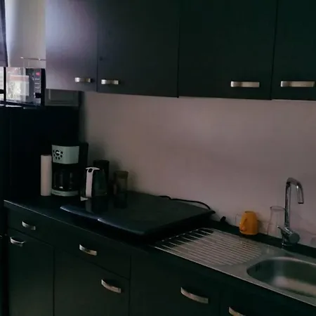 Sehr Grosse Monteurswohnung Nahe Berlin/potsdam Apartment *